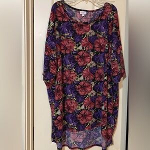LuLaRoe Irma Women’s Shirt Plus Size 2XL Floral Short Sleeve Hi-Low Tunic Top